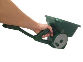 Rozmetadlo hnojiv J.A.D. TOOLS 11895 

 obrázek produktu 4 z 4