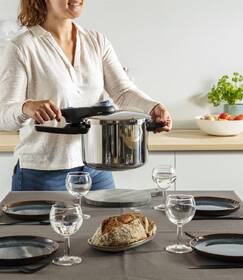 Tlakový hrnec Tefal P2580701, 6 l nerez

 obrázek produktu 15 z 16