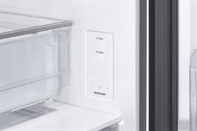 Chladnička s mrazničkou Samsung RB53DG706CB1EO černá barva
