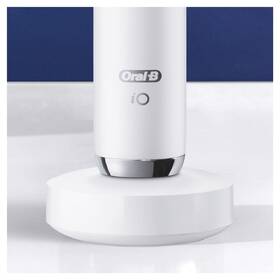 Zubní kartáček Oral-B White            
