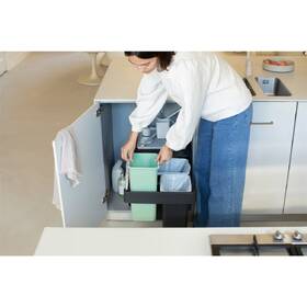 Odpadkový koš na tříděný odpad Brabantia Sort&Go, dark grey 

 obrázek produktu 7 z 15