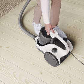 Podlahový vysavač Electrolux ECC21-2IW bílý

 obrázek produktu 8 z 9