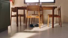 Robotický vysavač iRobot Roomba Combo j7 černá barva
