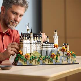 Stavebnice LEGO® Architecture 21063 Zámek Neuschwanstein 

 obrázek produktu 4 z 9