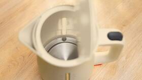 Rychlovarná konvice Bosch TWK4M227 krémová

 obrázek produktu 4 z 10