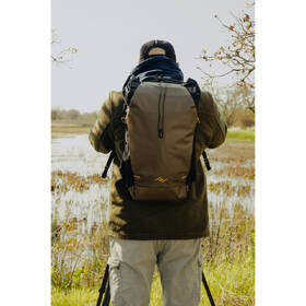 Batoh Peak Design Outdoor Backpack 25L zelený

 obrázek produktu 7 z 12