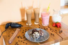 Napěňovač mléka Rohnson R-500 černá barva
