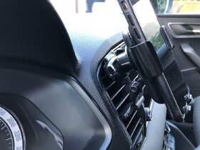 Držák na mobil Swissten S-Grip G2-AV4, do mřížky černý

 obrázek produktu 5 z 6
