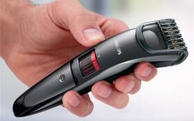Zastřihovač vousů Philips QT4015/16 šedá barva
