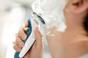 Holicí strojek Philips Series 7000 Wet & Dry S7310/12 

 obrázek produktu 8 z 13