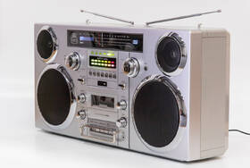 Radiomagnetofon s DAB+/CD GPO Brooklyn stříbrný

 obrázek produktu 8 z 20