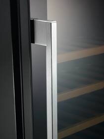 Vinotéka AEG AWUS052B5B 

 obrázek produktu 4 z 5