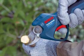 Nůžky na větve Bosch Professional Pro Pruner (bez baterie) 

 obrázek produktu 2 z 3