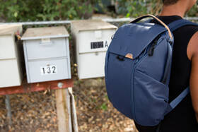 Batoh Peak Design Everyday Backpack 20L (v2) modrý

 obrázek produktu 8 z 10