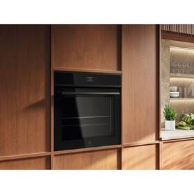 Trouba Electrolux EOE8P39H černá barva
