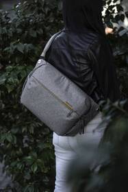 Brašna Peak Design Everyday Sling 10L (v2) šedá

 obrázek produktu 4 z 5