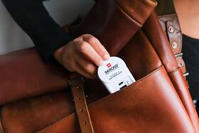 Cestovní adaptér SKROSS nabíjecí, USB-A, USB-C, EU, 27W 

 obrázek produktu 6 z 6