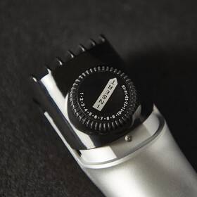 Zastřihovač multifunkční Rowenta TN384MF0 Formula 1® 

 obrázek produktu 23 z 25