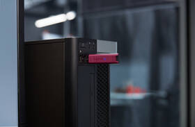 USB Flash Kingston 1TB USB 3.2 červená barva
