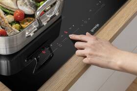 Set výrobků Gorenje BSAX6737E08BG + GI6442BSCE černá barva
