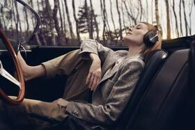 Sluchátka Bang & Olufsen Beoplay H95 černá

 obrázek produktu 8 z 11