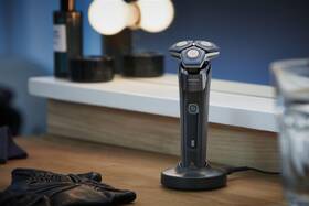 Holicí strojek Philips S7886/35 černý

 obrázek produktu 2 z 23