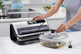 Svářečka fólií FoodSaver FFS006X černá/stříbrná

 obrázek produktu 6 z 7