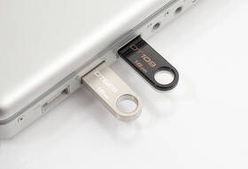 USB Flash Kingston 8GB kovový

 obrázek produktu 3 z 7