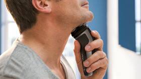 Holicí strojek Philips S1332/41 černý

 obrázek produktu 13 z 13