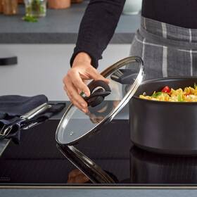 Hrnec s poklicí Tefal G3284653, 24 cm černý

 obrázek produktu 3 z 8