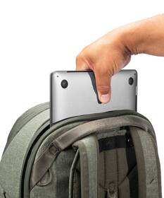 Batoh Peak Design Travel Backpack 30L zelený

 obrázek produktu 6 z 14