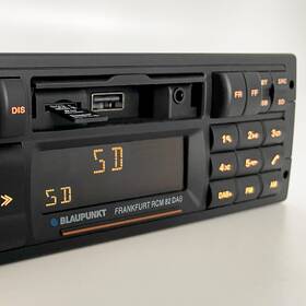 Autorádio Blaupunkt Frankfurt RCM 82 DAB černé

 obrázek produktu 3 z 8