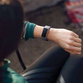 Fitness náramek Fitbit Charge 3 - Rose Gold, Blue Grey 

 obrázek produktu 8 z 9