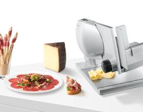 Kráječ Bosch MAS9555M stříbrná barva
