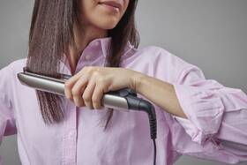 Žehlička na vlasy Remington S8540 zlatá

 obrázek produktu 13 z 13