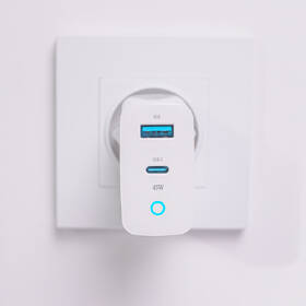 Nabíječka do sítě Forever GaN TC-06-45AC PD QC 1x USB-C, 1x USB, 45W bílá

 obrázek produktu 2 z 3