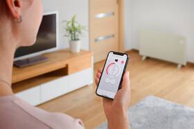 Teplovzdušný konvektor Sencor SCF 4740WH 
