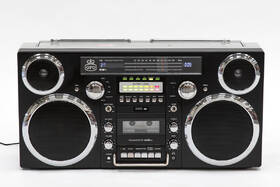 Radiomagnetofon s DAB+/CD GPO Brooklyn černý

 obrázek produktu 3 z 5