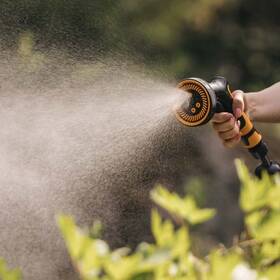 Sprcha zahradní Fiskars Comfort 
