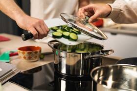 Hrnec s poklicí Tefal B9214474, 20 cm nerez

 obrázek produktu 9 z 13