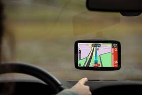 Navigační systém GPS Tomtom GO NAVIGATOR 6 
