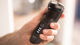 Holicí strojek Philips S3233/52 černý

 obrázek produktu 12 z 13
