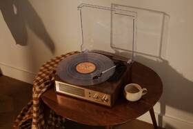Gramofon Crosley Miles hnědý

 obrázek produktu 14 z 15