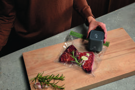 Sada pro vakuování Electrolux EVSK1 

 obrázek produktu 2 z 2