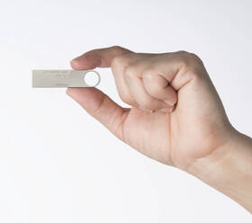USB Flash Kingston 16GB kovový

 obrázek produktu 4 z 7