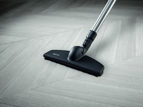 Podlahový vysavač Miele Series 120 Parquet Powerline černý

 obrázek produktu 3 z 4