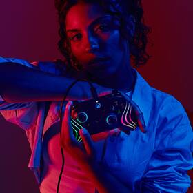 Gamepad PDP Afterglow Wave RGB Wired Controller pro Xbox One/Series šedý

 obrázek produktu 3 z 3