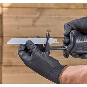 Pila prořezávací Black-Decker BES301K-QS 750W 

 obrázek produktu 4 z 5