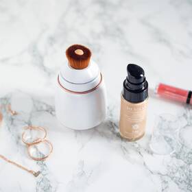 Kartáček na obličej Revlon RVSP3538PKUKE ULTIMATE GLOW SONIC bílý

 obrázek produktu 6 z 16