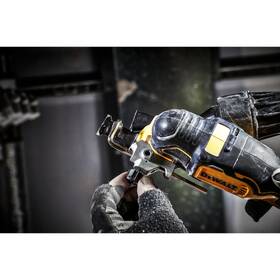 Multibruska Dewalt DCS356P2 (s baterií) 

